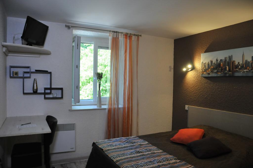 O2 Saone Hotell Reyrieux Exteriör bild