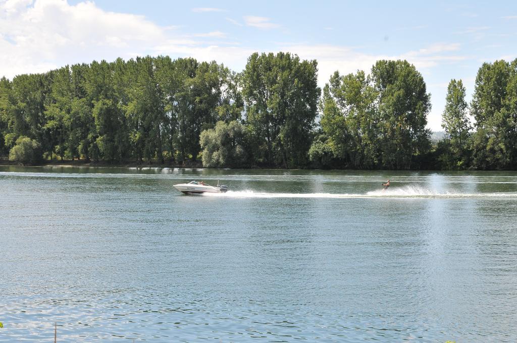 O2 Saone Hotell Reyrieux Exteriör bild